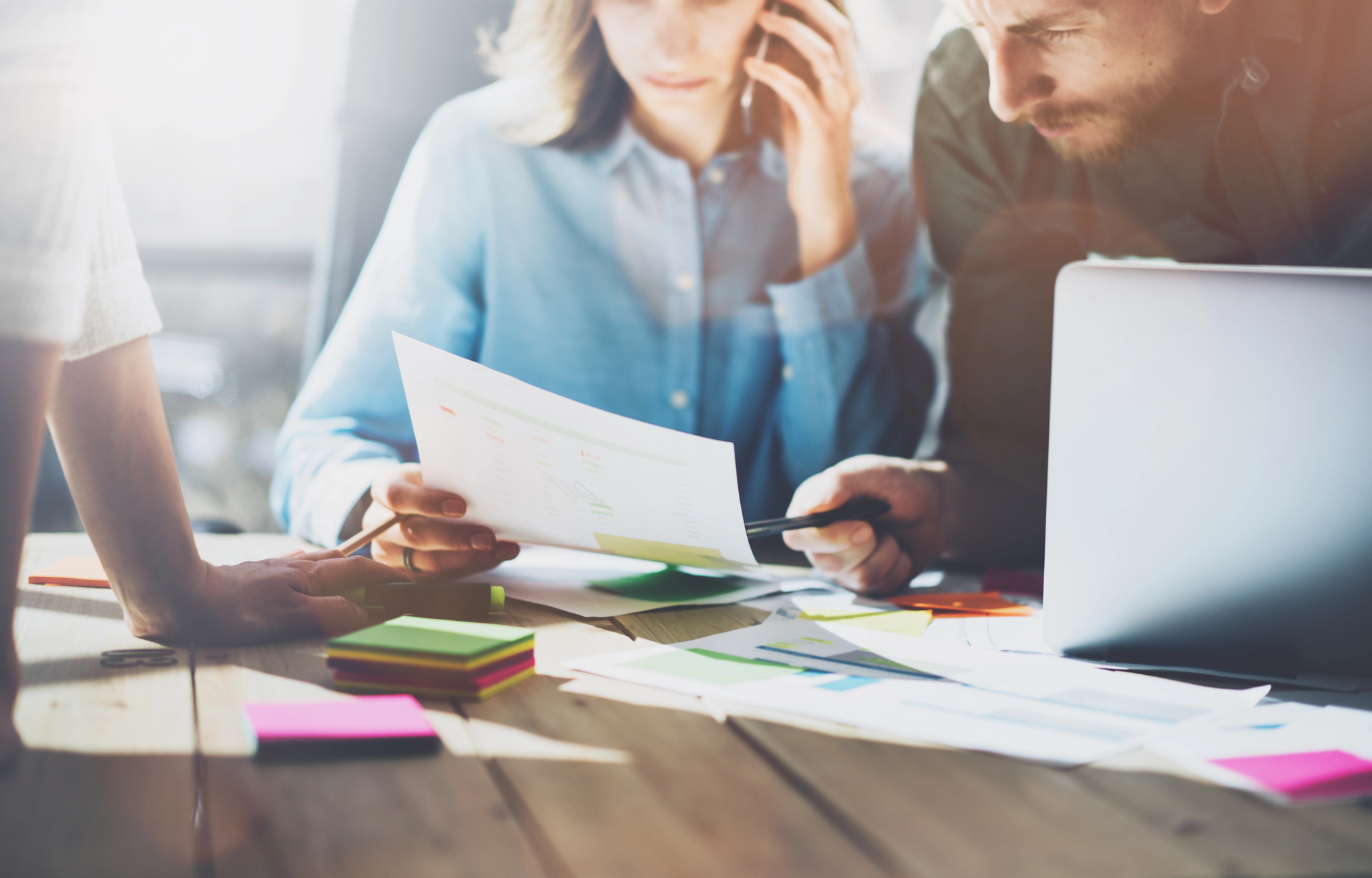 Externaliser son marketing digital ou recruter : que choisir ?